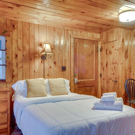 Ferienwohnung Cozy Laconia Studio With Pool Access - 2 Mi To Lake! Exterior foto