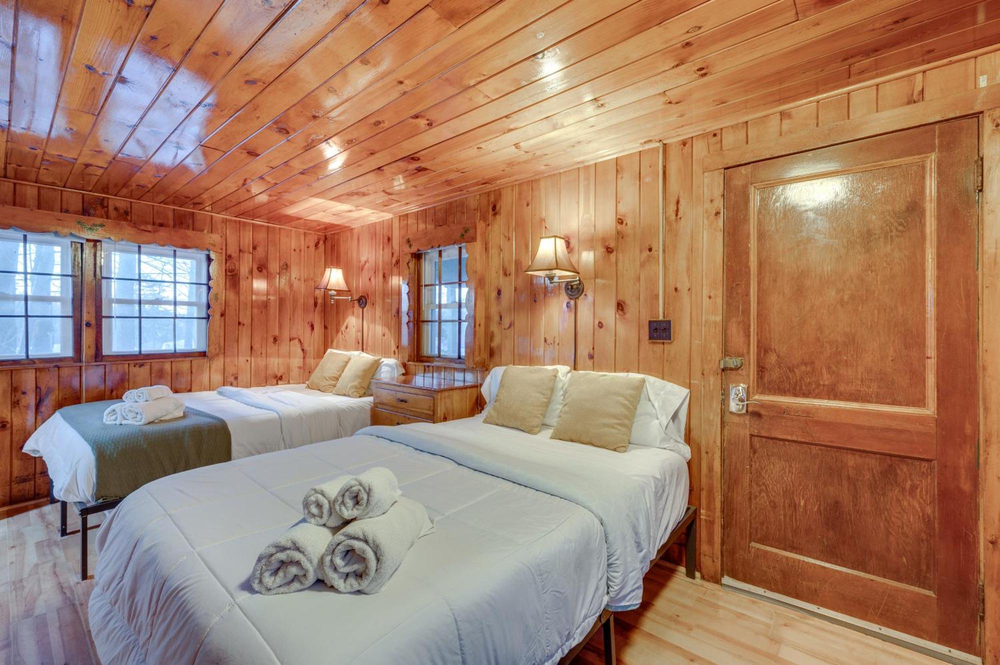 Ferienwohnung Cozy Laconia Studio With Pool Access - 2 Mi To Lake! Exterior foto