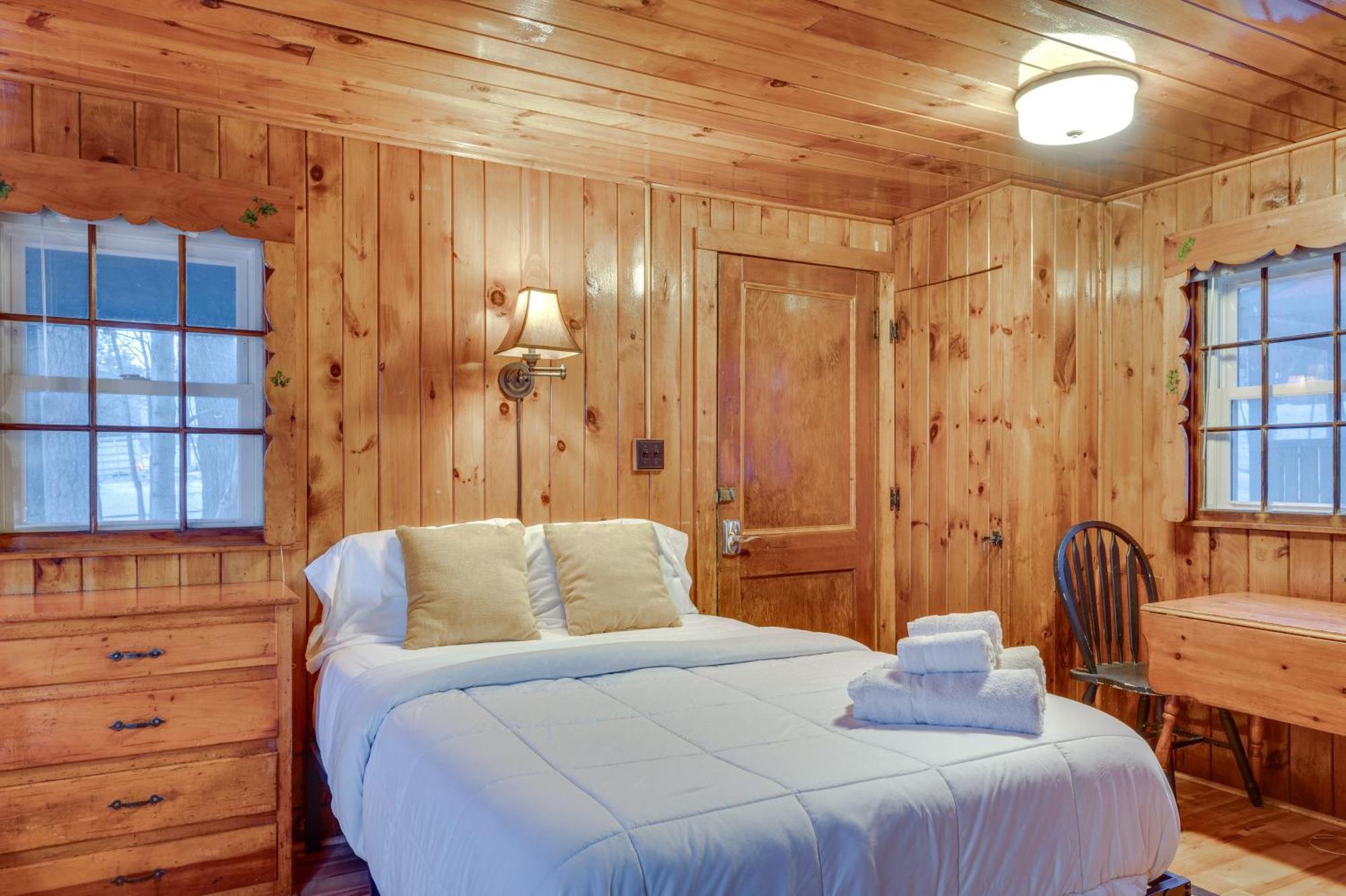 Ferienwohnung Cozy Laconia Studio With Pool Access - 2 Mi To Lake! Exterior foto